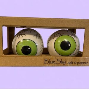 Blue Sky Green Eyeball Shakers